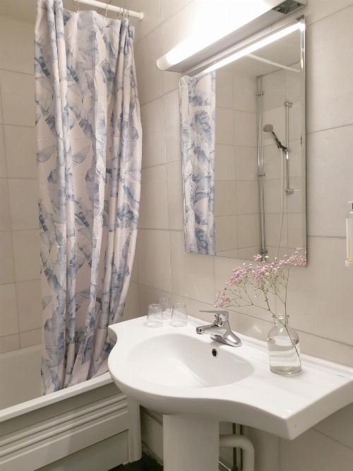 Crystal Plaza Hotel image 1