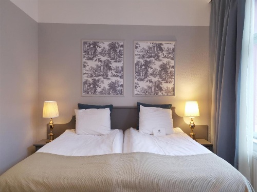 Crystal Plaza Hotel image 3